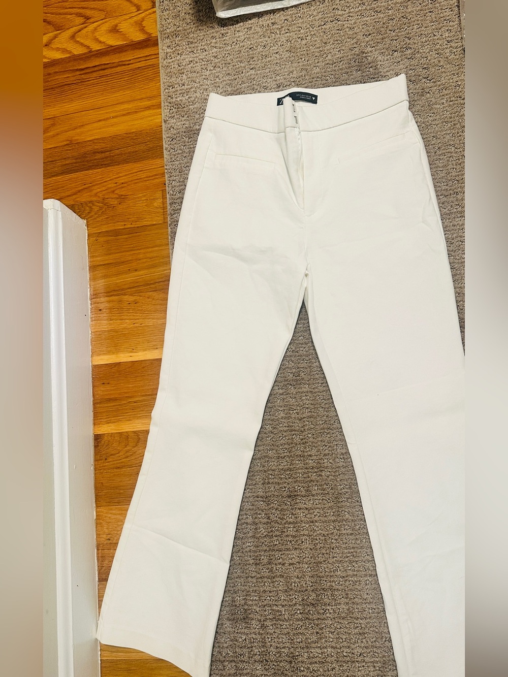 White Women’s Straight-Leg cropped Pants